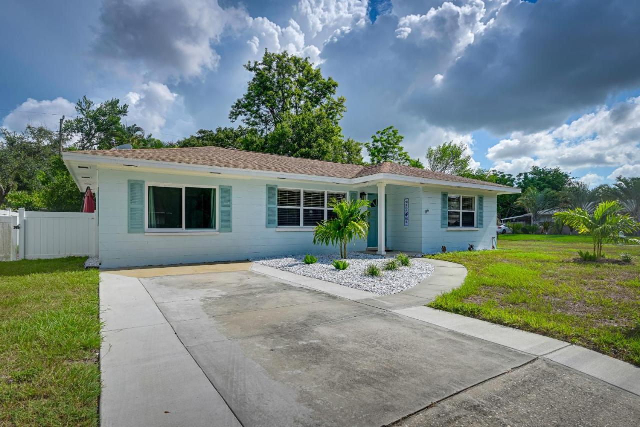 Sunny Sarasota Home With Private Yard And Fire Pit! Ngoại thất bức ảnh